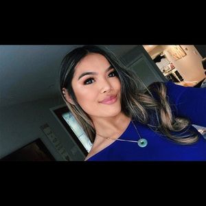 Meet your Posher, Felicia